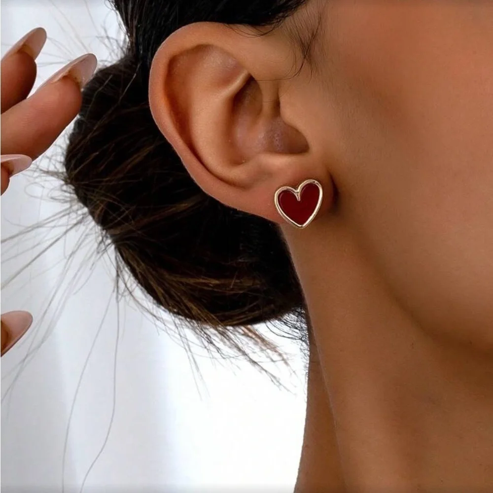 ✨NEW 3-piece Heart-Shaped Gold, Black, White, and Red Earrings
